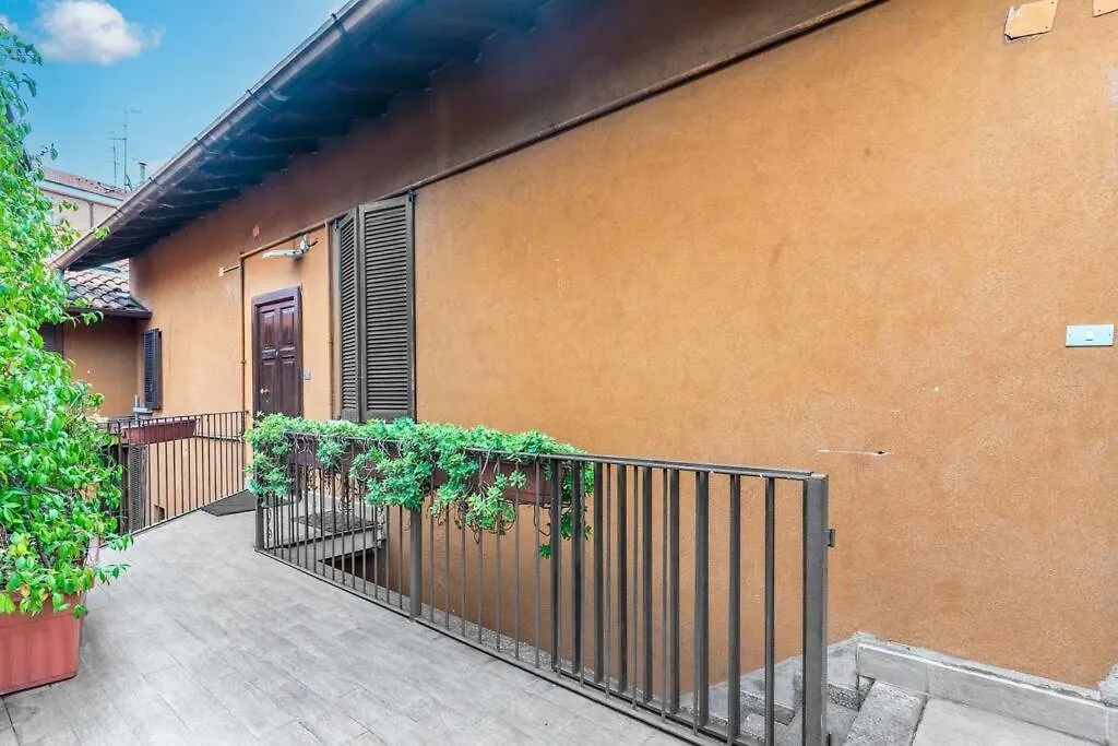 Duomo Navigli - Resinart Milan With Patio And Wifi Apartment 0*,  Italy